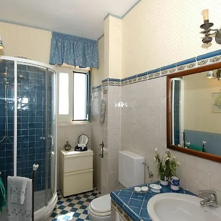 Sleeps 2 Air Con Appartamento *